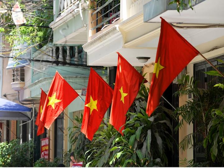 Hotspot Matrix: Biến Mẹ Cua Cốm khen vải trứng Phù thành cơ hội marketing đột phá