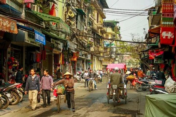 Hotspot Matrix: Biến Ai bảo mặc váy đen mùa hè là thành cơ hội marketing đột phá